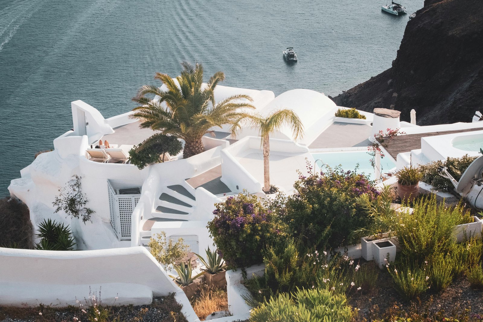 10 Dreamy Romantic Resorts That Redefine Luxury & Love