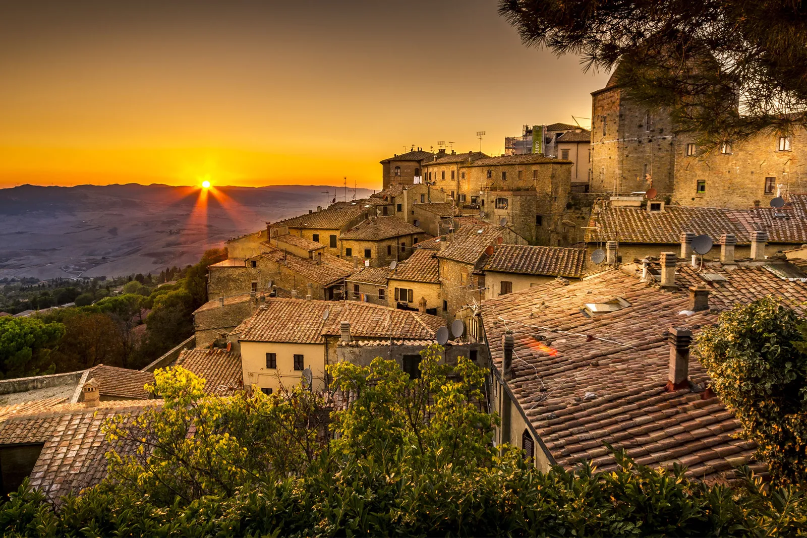 Italian Countryside Delights: 5 Unforgettable Stays Await!