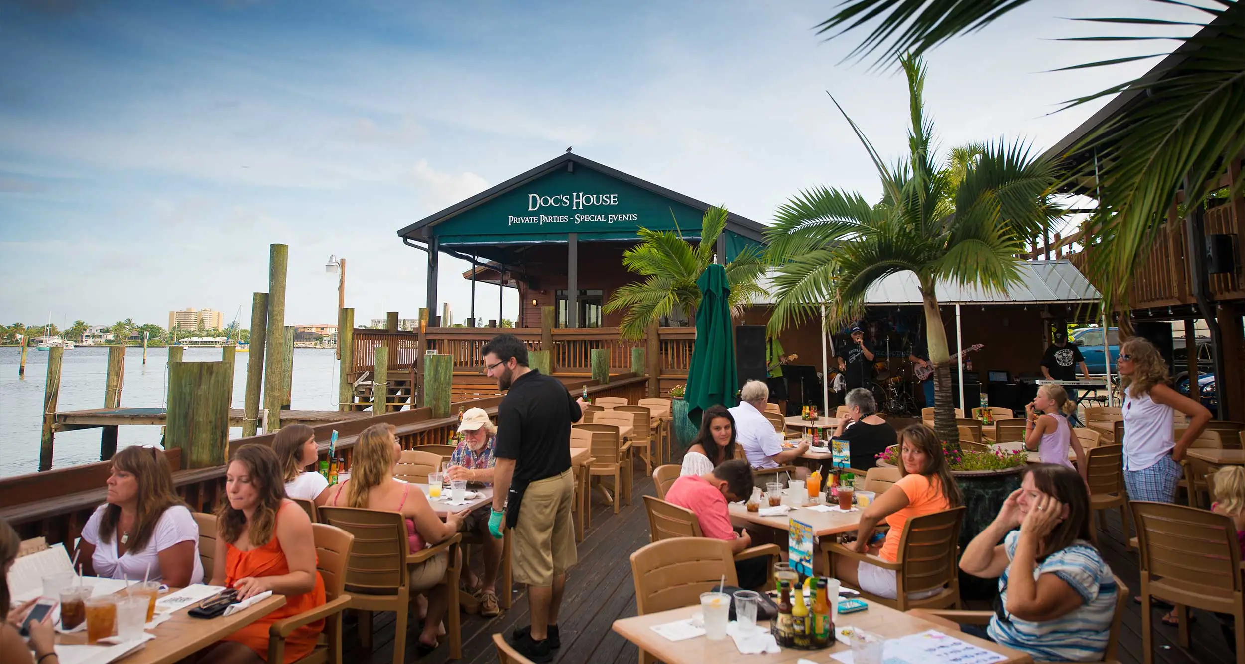 9 Top Restaurants in Fort Myers for an Unforgettable Dining Experience