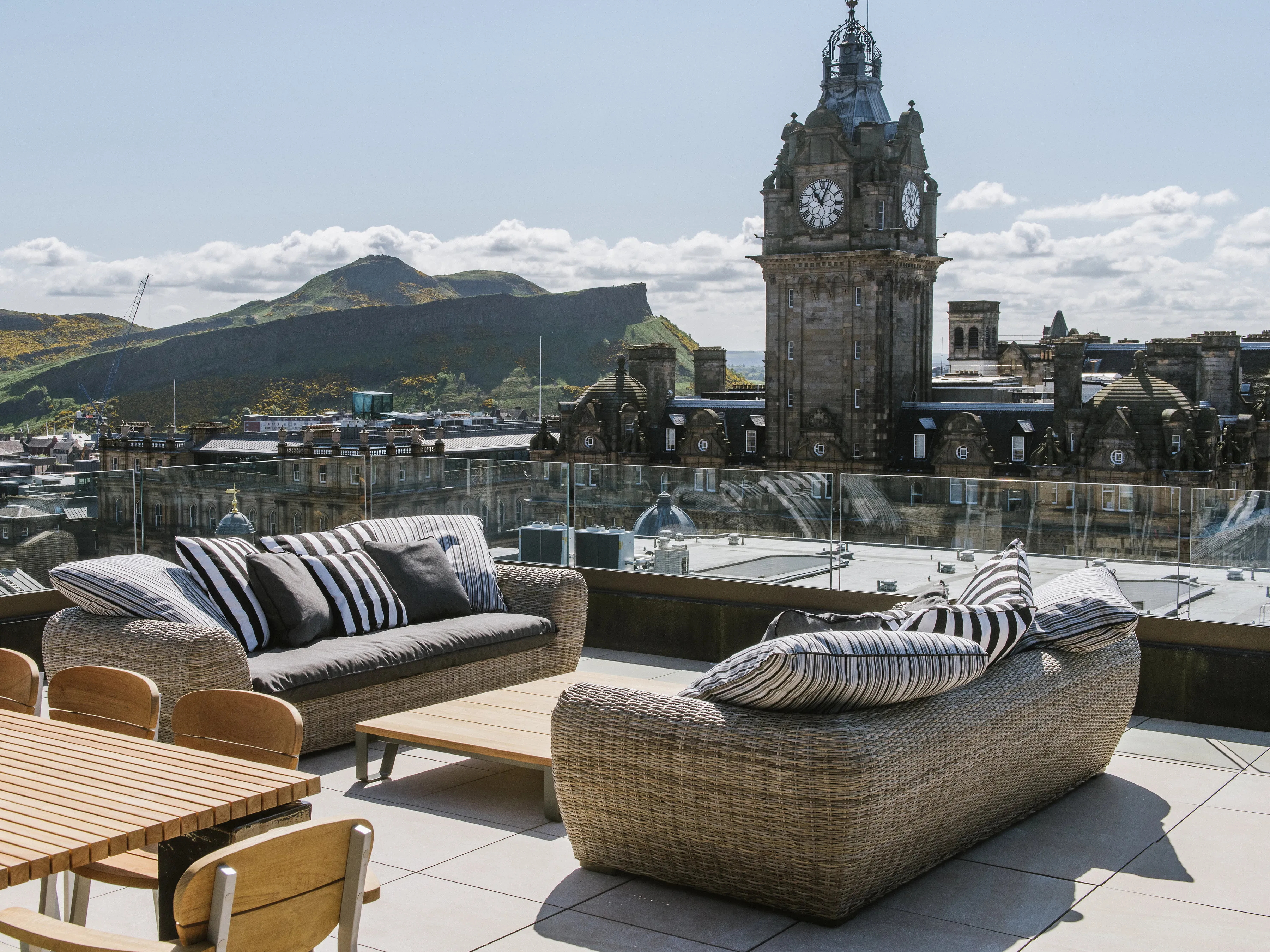10 Best Restaurants in Edinburgh You Can't Ignore!
