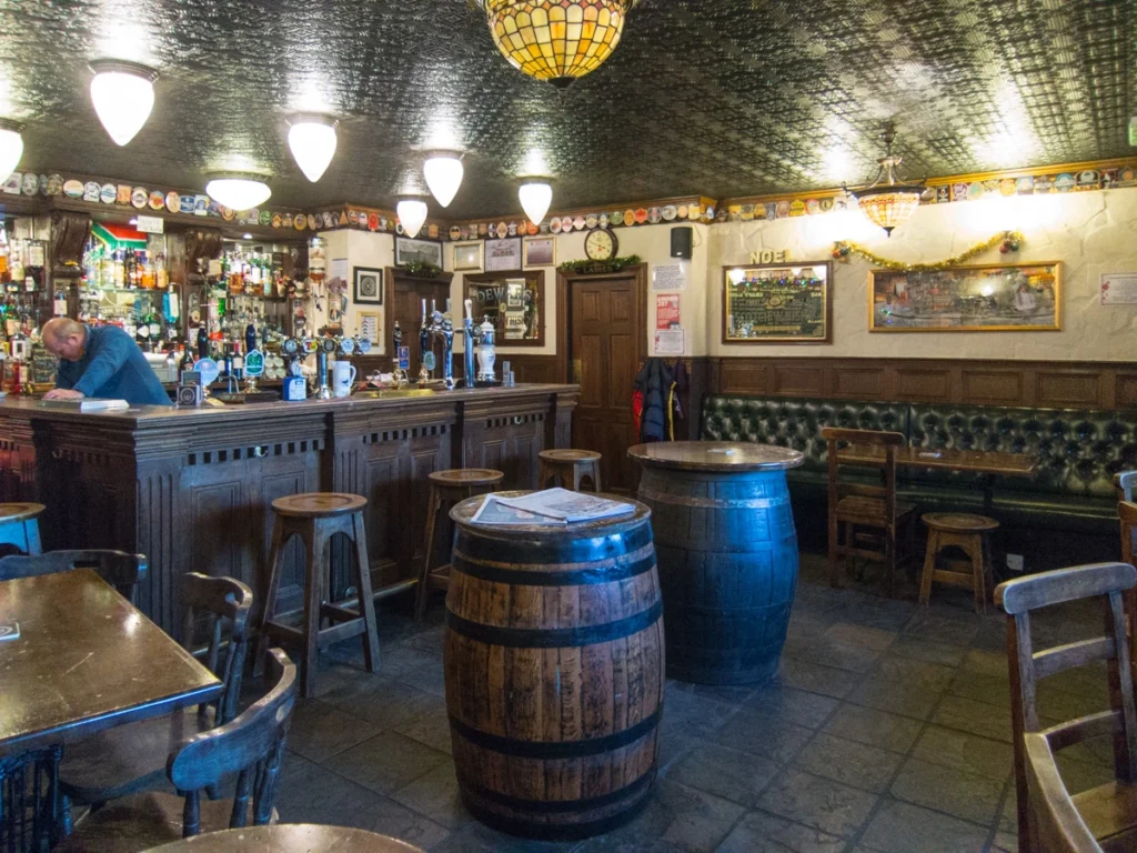 best pubs in Edinburgh