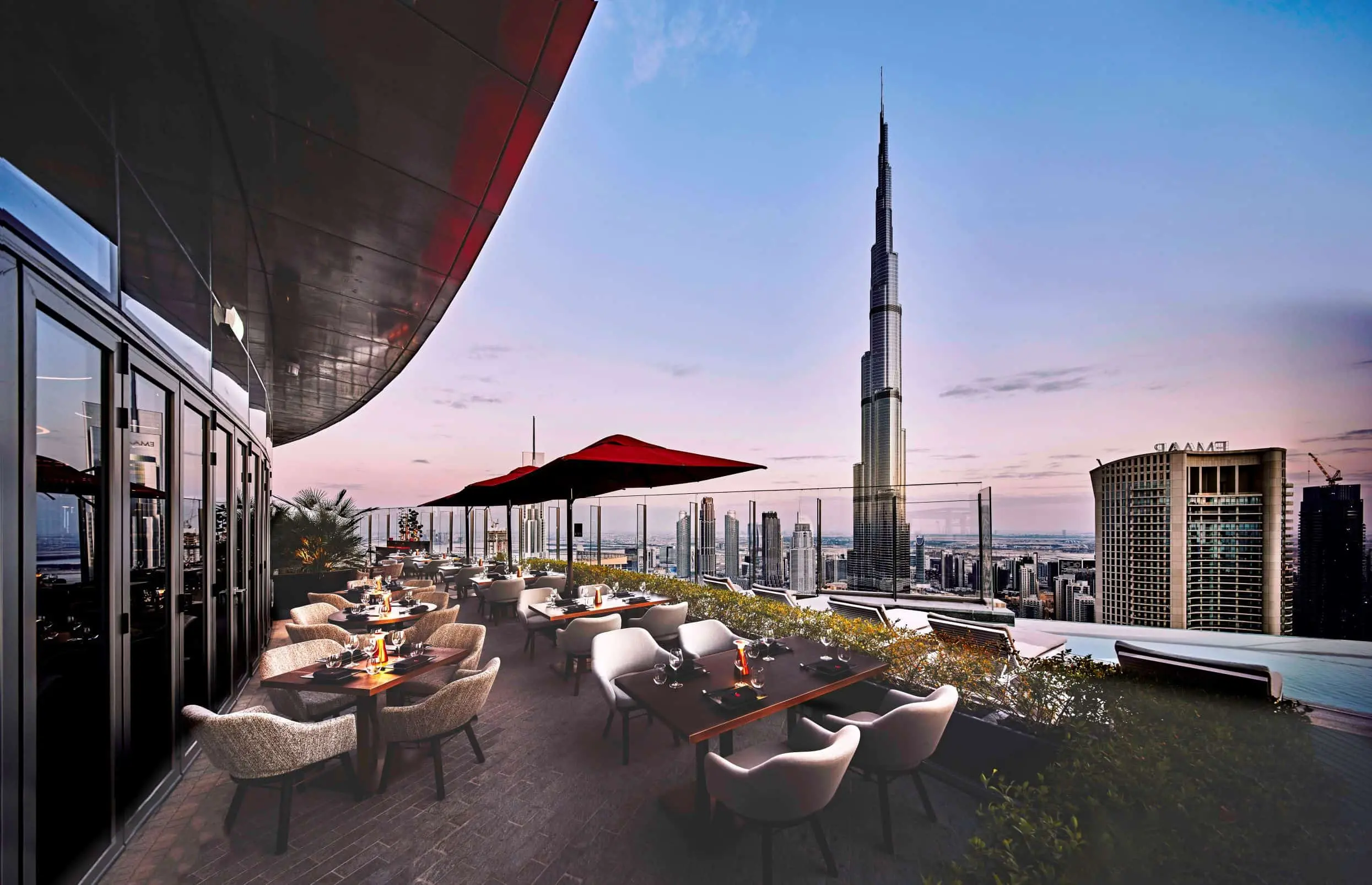 Dining in Dubai With 10 Best Restaurants That Will Make Blow Your Taste Buds Away!