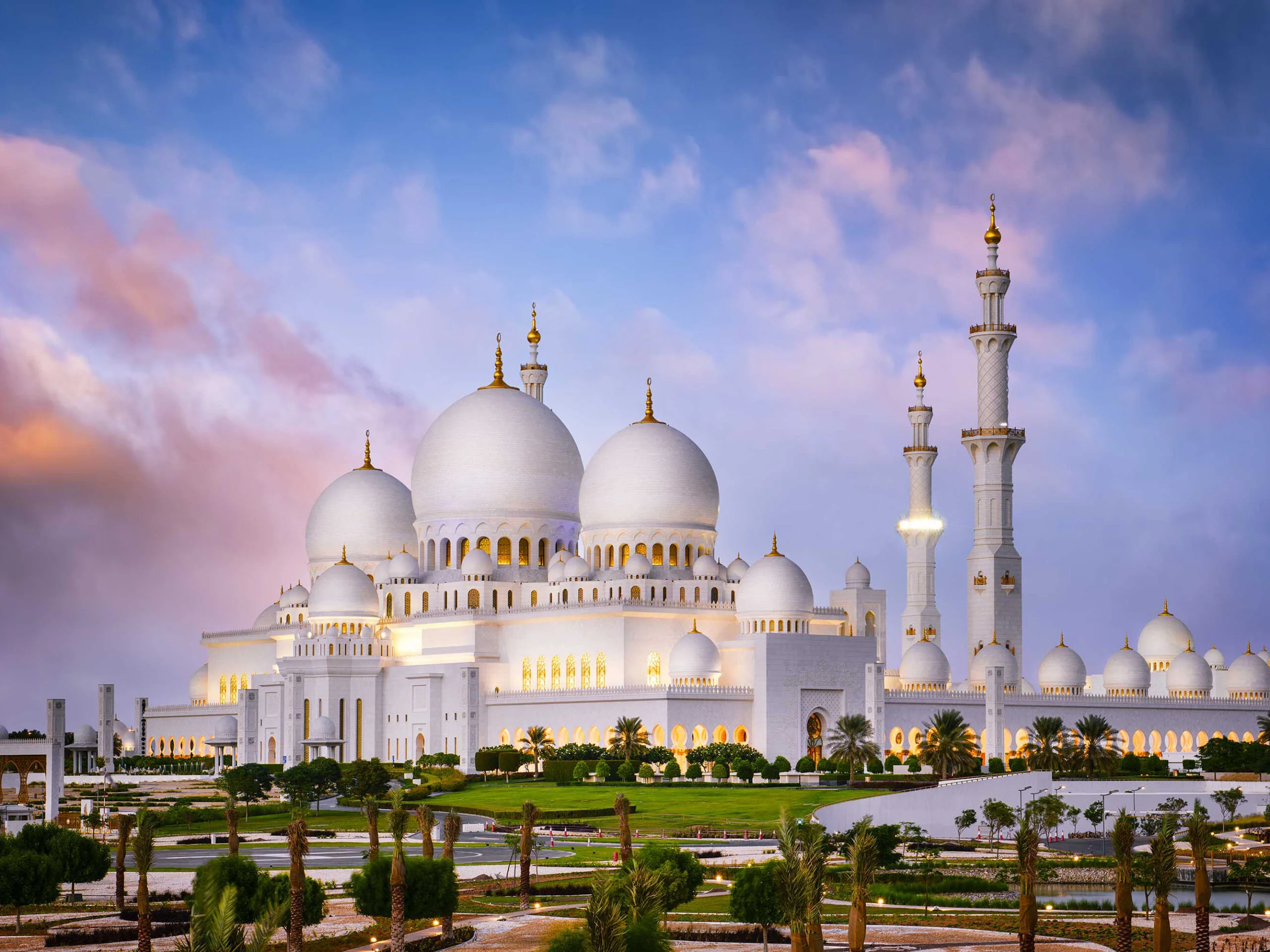 10 Must-Visit Attractions in Dubai and Abu Dhabi That Will Leave You in Awe!