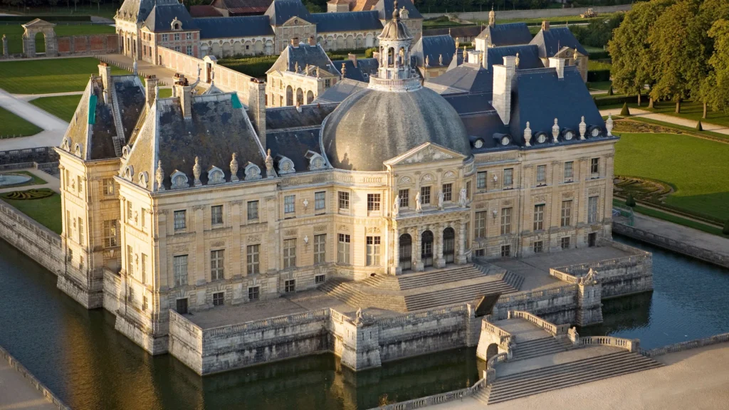 must visit places in Paris
