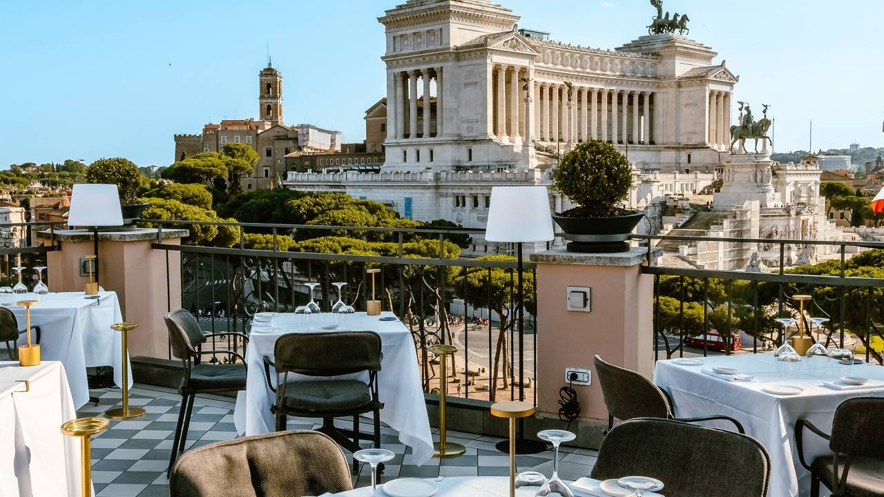 15 Best Restaurants in Rome (Local-Approved & Tourist-Friendly!)