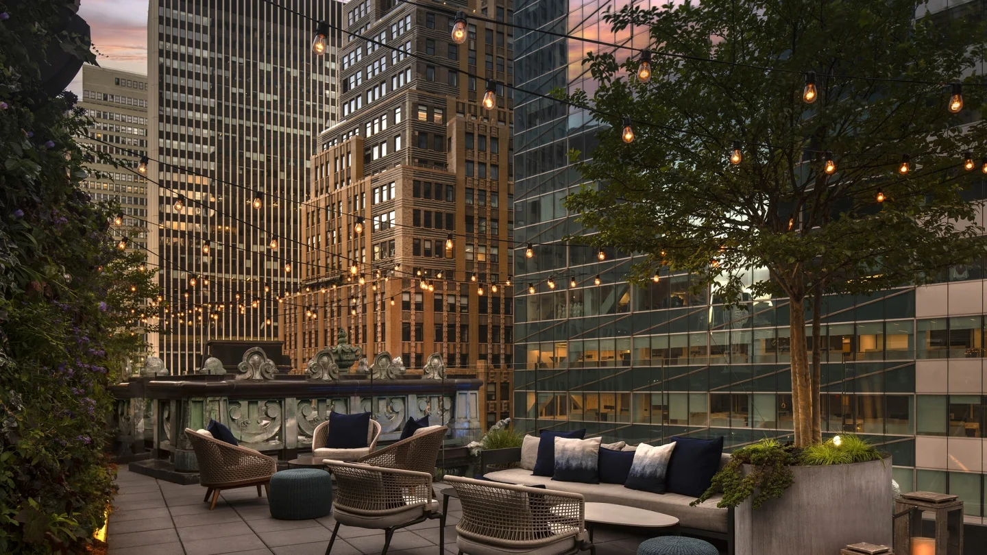 10 Best Rooftop Restaurants NYC Locals Swear By!