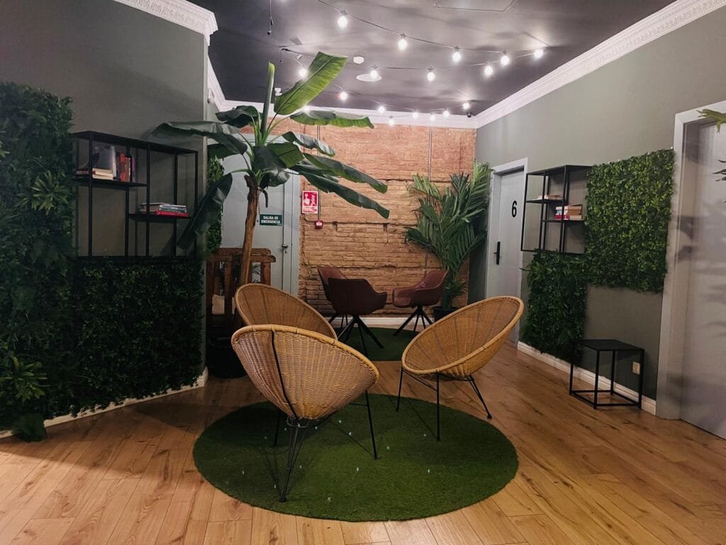 Black Swan is a stylish youth hostel Barcelona Spain travelers