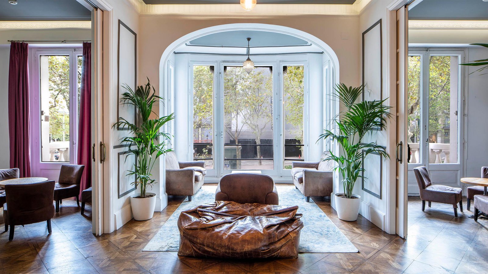 10 Best Youth Hostels in Barcelona for Your 2025 Catalan Adventure
