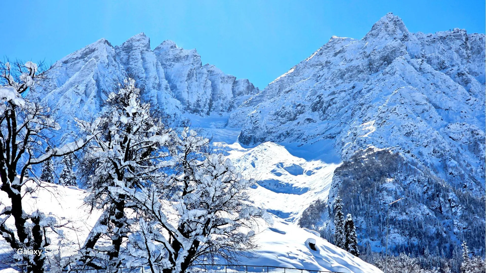 Ultimate Kashmir Travel Guide: Top Places, Activities & Insider Tips