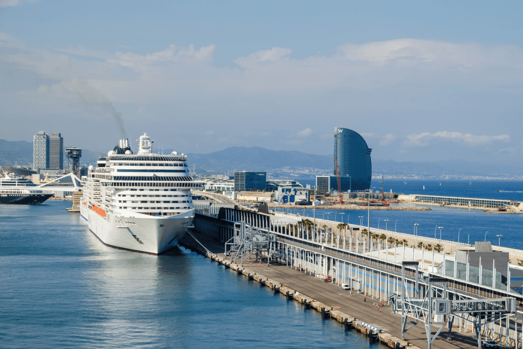 cruise tourists in Barcelona