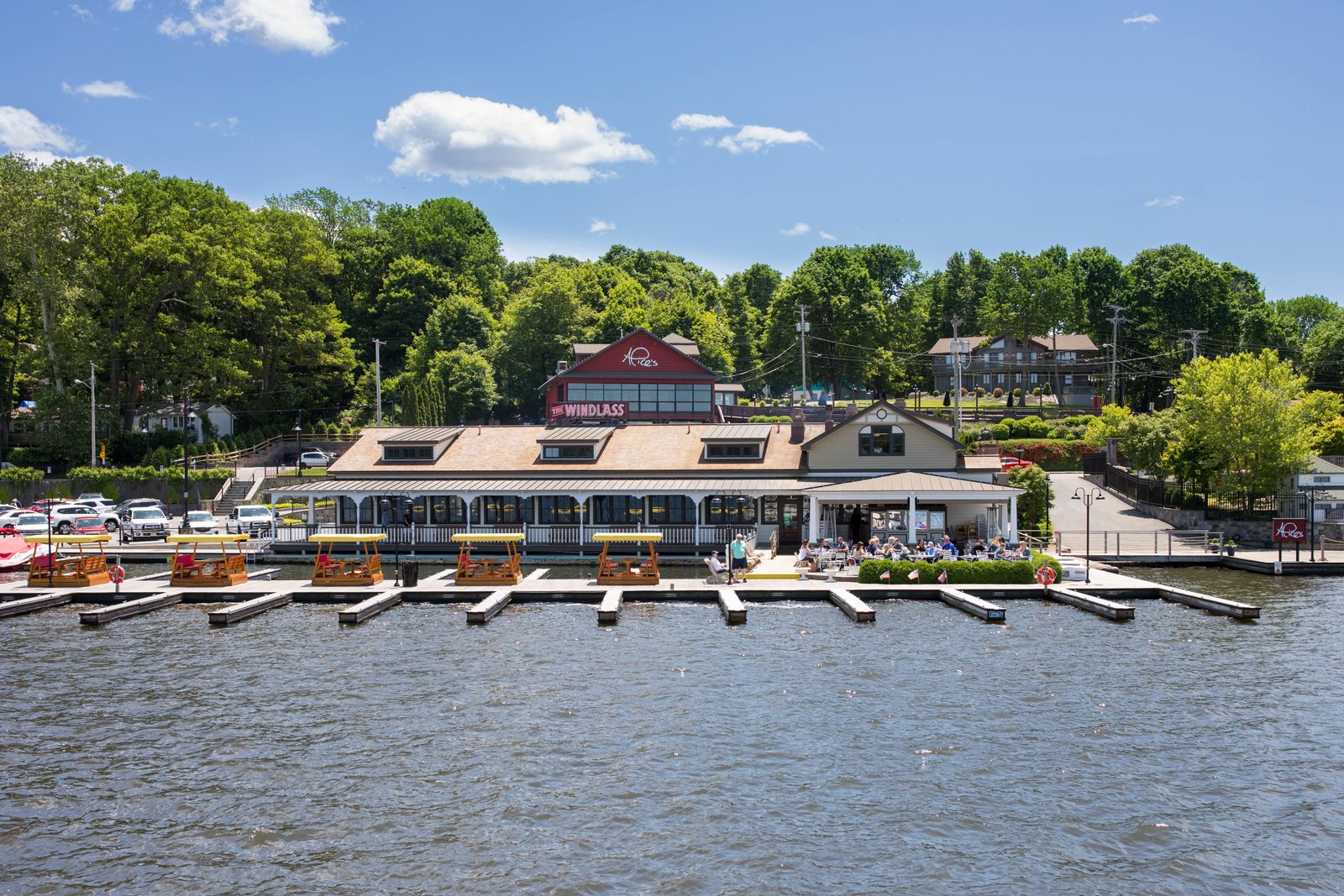 American Restaurants NJ Guide: Best Hopatcong Lake Restaurants & Dining Spots